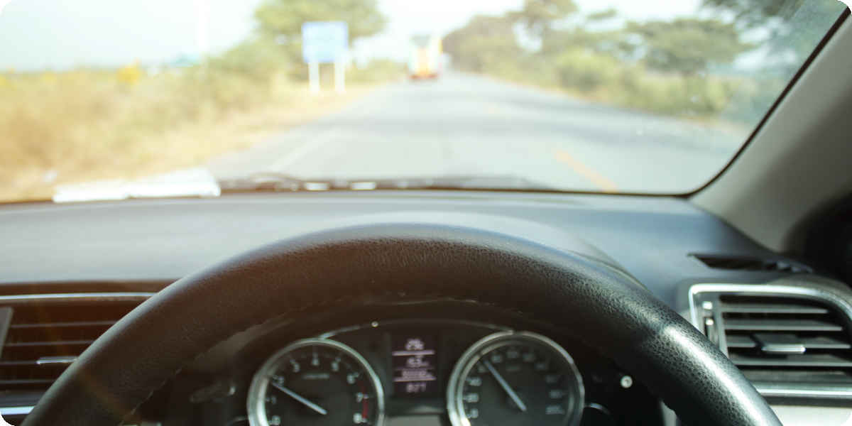 Sicht eines Autofahrers im Linksverkehr.